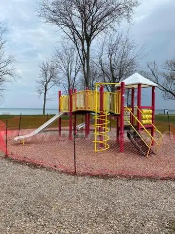 Holmes Point Park