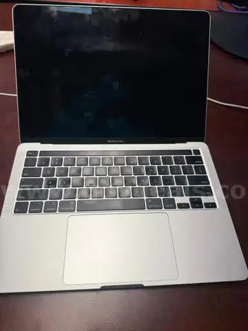 Approximately 20 MacBook Pros