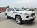 SUV - Jeep Cherokee