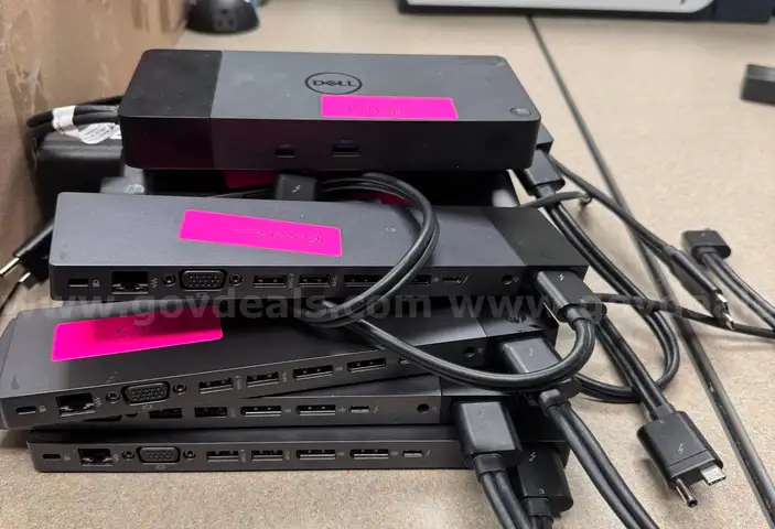 Docking-Stations- mixed brands and models