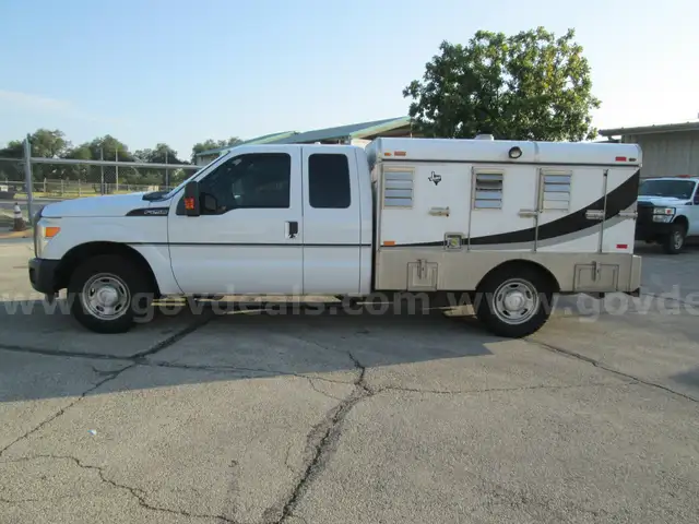 2011 Ford F-250 SD XL SuperCab Long Bed 2WD Animal Control Truck