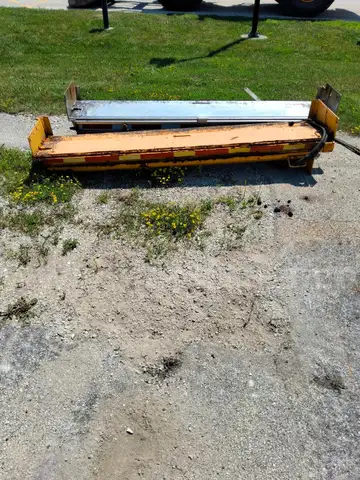 Monroe Salt Spreader