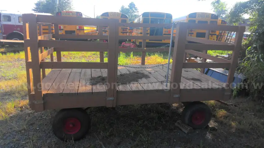 6ftx10ft hay ride wagon