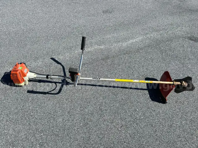 WEED WACKER AND BLOWER