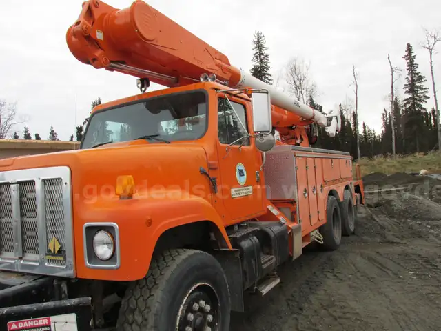 1995 International 2574