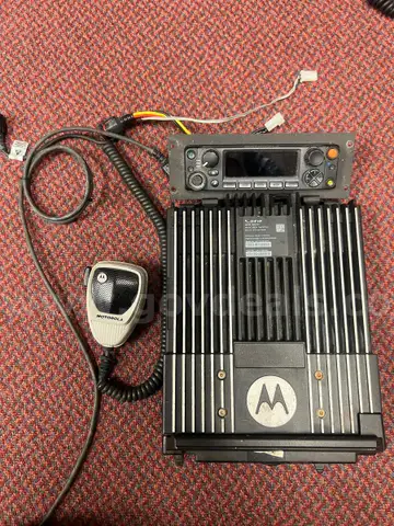 MOTOROLA APX 6500 VHF RADIO