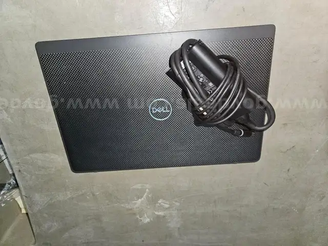 Dell Latitude 7400