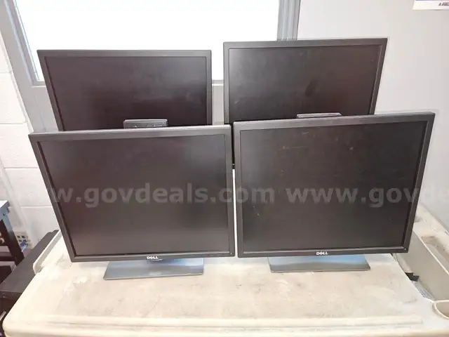 Lot of Dell Monitors
