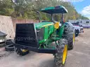 John Deere 5055E
