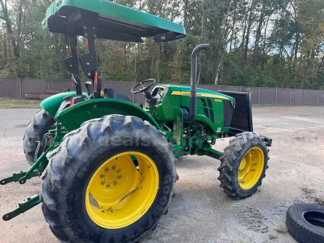 John Deere 5055E