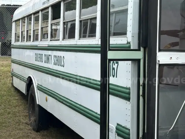 1987 Ford B7000