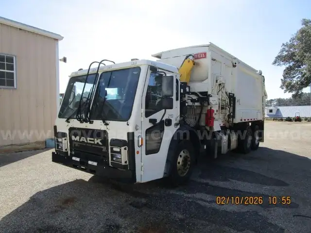2021 Mack 28CY Automated Side Loader