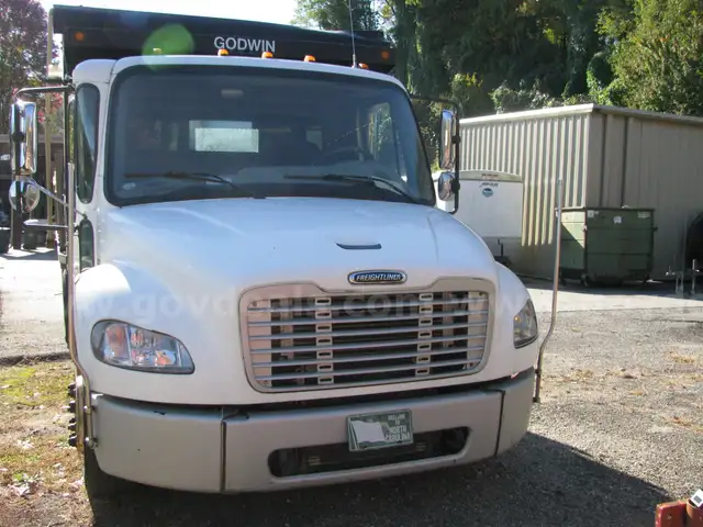 2007 Freightliner M2 106 Medium Duty