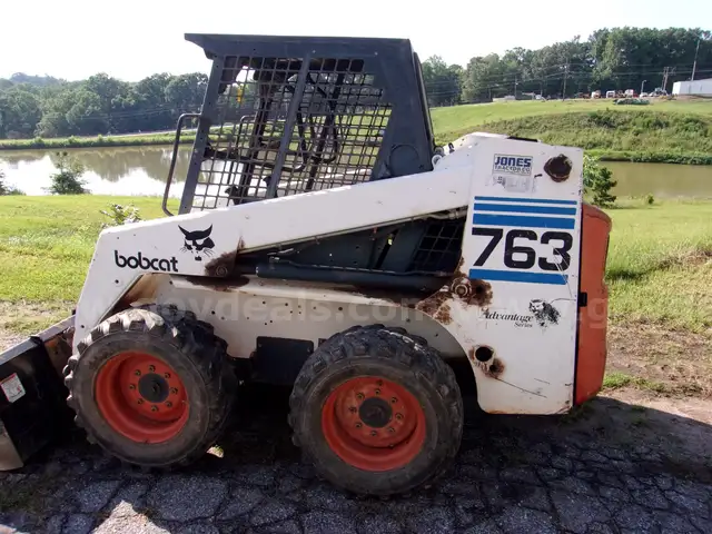 BOBCAT 763 Skid Steer