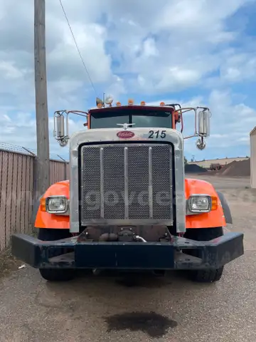 2010 Peterbilt 367 Dump Truck
