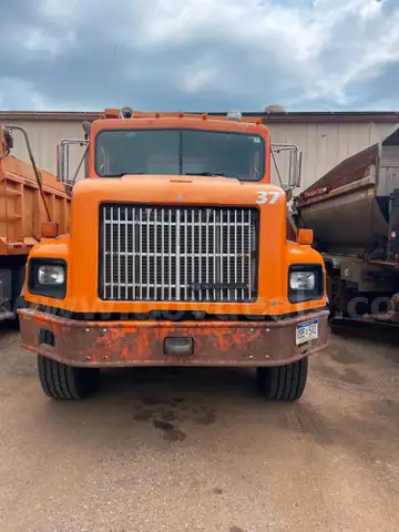 1997 International Paystar F5070