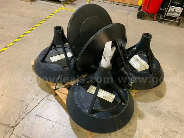 Pallet of Cooper Decorative Exterior Lighting&#xA0;(ID #38931) (J11-3R) (25-0611-4) 32302