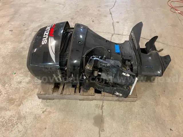 Suzuki 70hp Outboard Motor (ID #39945) (Center 1) (25-0719-1) 477