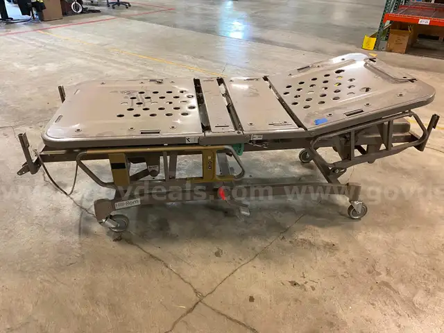Hill-Rom Hospital Bed&#xA0;(ID #40464) (Center 1) (25-1634-2) 693
