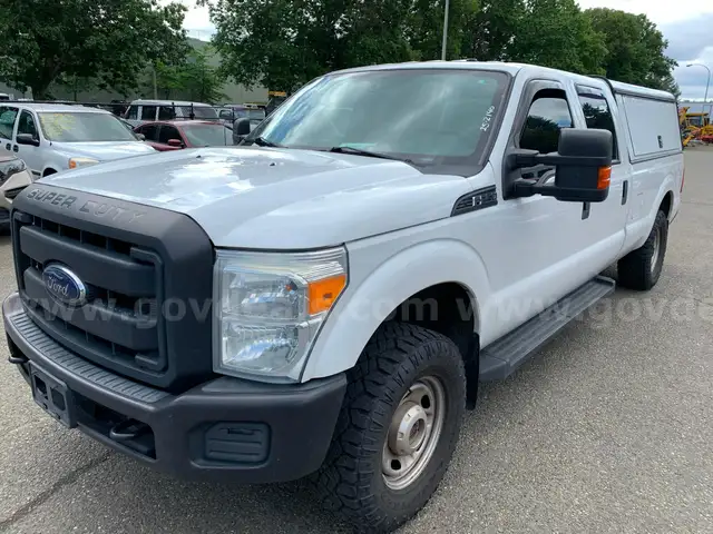 2016 Ford F-250 SD Crew Cab 4WD PU Truck w/ Topper (ID# 40552) (EF12) (25-2140) 225