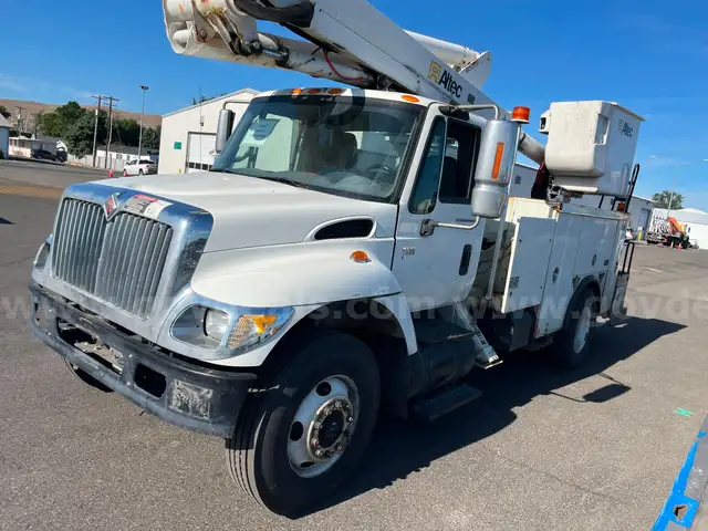 2007 International 7400 Bucket Truck&#xA0;(ID #40573) (AtMedLk) (25-2125) AGN