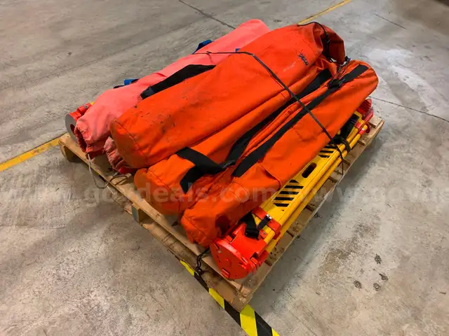 Pallet of Survey Tripods&#xA0;(ID #40622) (J1-1R) (25-1413-9) 225