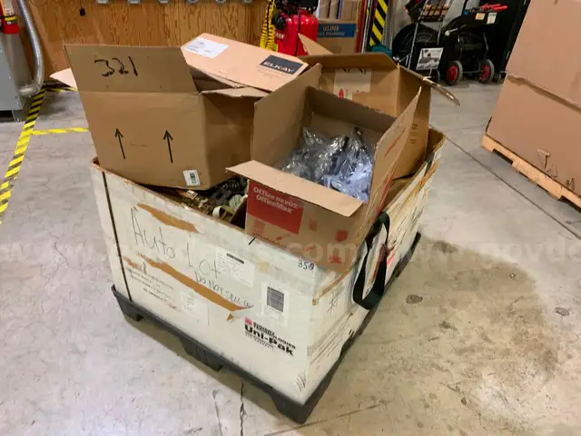Pallet of Miscellaneous Items&#xA0;(ID #40641) (J6-1R) (No UPC)