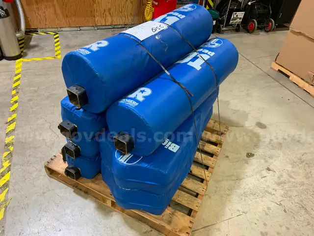 Pallet of Football Practice&#xA0;Sled Pads (ID #40707) (J2-6L) (25-1649-3) 35417