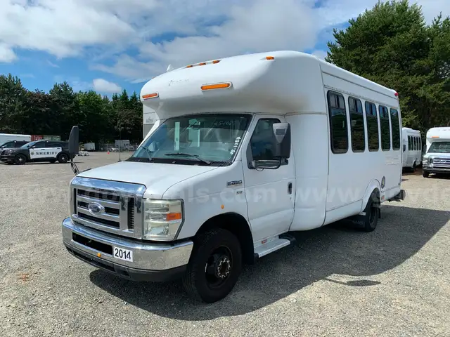 2011 Ford Econoline E450 Startrans Shuttle Bus 14 Passenger w/ Wheelchair Lift (ID# 40718) (TCO) (25-1087) 11700