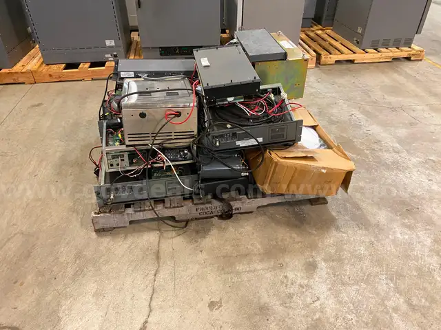 Pallet of Radio Equipment&#xA0;(ID #40778) (I06-2L) (25-1061-1) 245