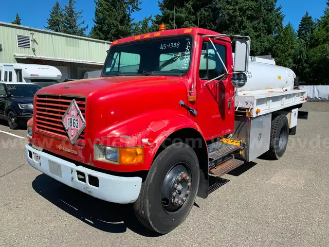 1990 International 4700 DT466 2WD 1200 Gallon Aviation Fuel Truck, Manual Transmission (ID# 40810) (E07) (25-1338) 490