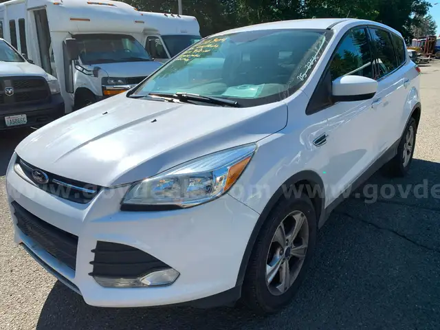 2016 Ford Escape SE 4WD SUV *TOW-AWAY* (ID# 40817) (OEF) (25-2256) 11700