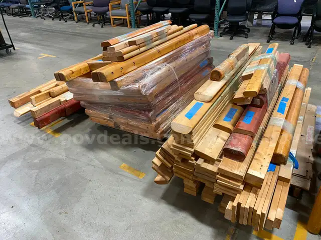 Three Pallets of Log Cabin Beds &#xA0;(ID #40836) (Center 1) (25-1213-1) 465