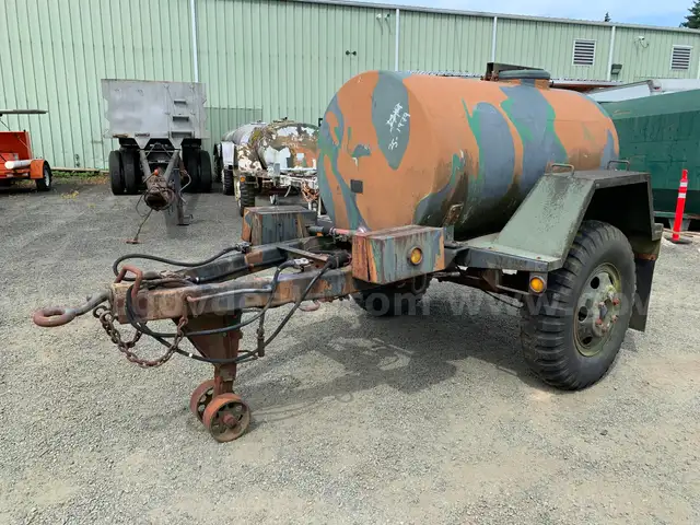 1983 Isometrics Inc M149A2 400 Gallon Water Tank Trailer (ID# 40900) (GVL) (25-1979) 305
