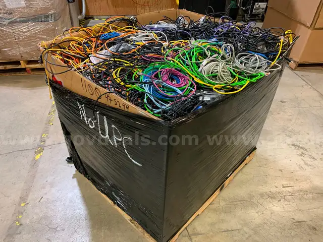 Pallet of Cables &#x26; Cords&#xA0;(ID #40943) (I11-2R) (No UPC)