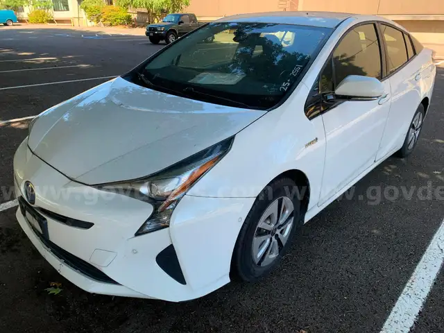 2017 Toyota Prius Two Hybrid Hatchback (ID# 41352) (FTL) (25-2551) 11700