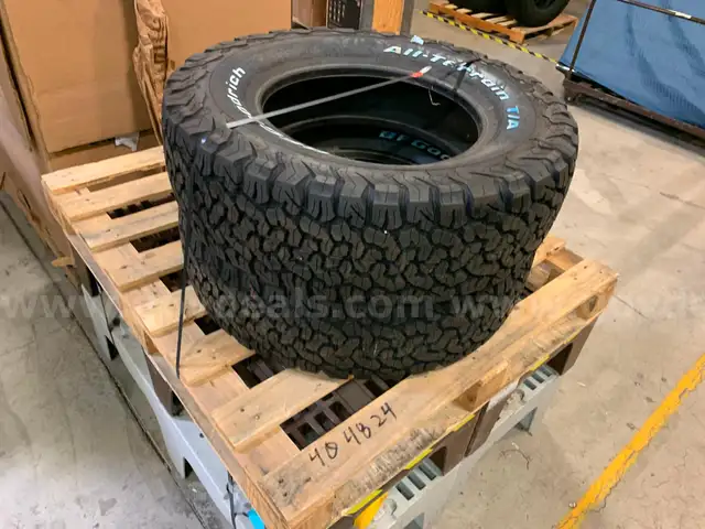 Pallet of 2EA BFGoodrich LT245/75R17 Tires&#xA0;(ID #41419) (I1-6R) (25-1408-1) 490