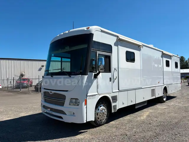 2013 Freightliner MC Farber Mobile Clinic w/ Under Vehicle Lift, Low Miles! Under 55K (ID# 41431) (TCO) (25-2157) 11700