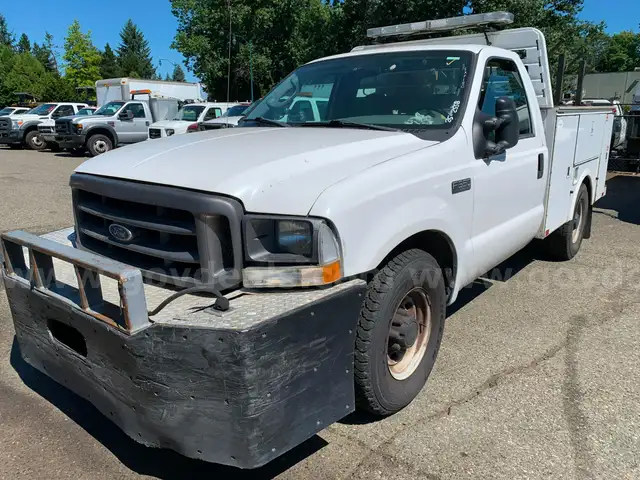 2004 Ford F-350 SD XL 2WD Truck w/ Service Body *Tow-Away* (ID#41439) (EF08) (25-2558) 11700