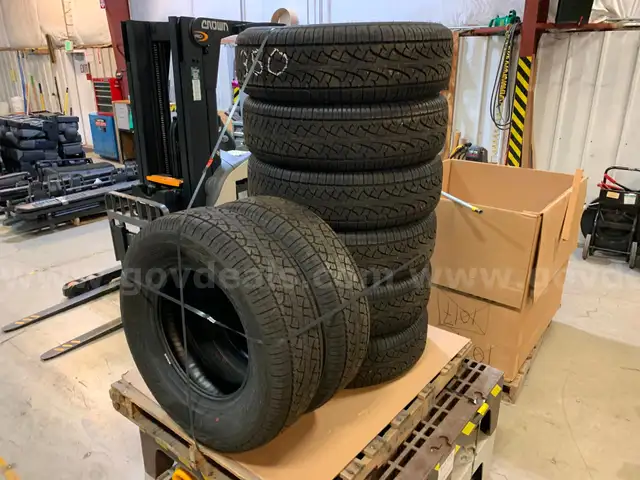 Pallet of 8EA Pirelli 265/70R17 SCORPION ATR&#xA0;(ID #41444) (I9-3R) (25-1408-1) 490