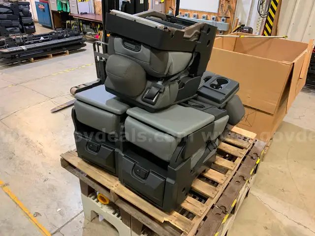 Pallet of 4EA Ford F150 Jump Seats&#xA0;(ID #41457) (I11-3R) (25-1408-2) 490