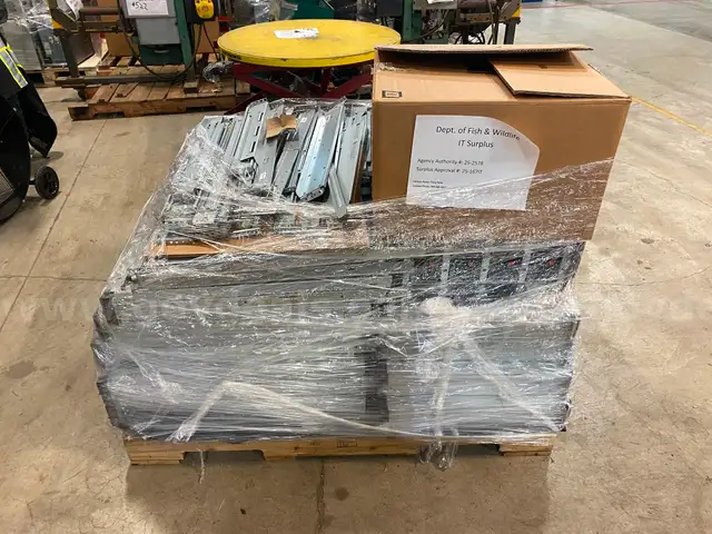 Pallet of Network Equipment &#xA0;(ID #41557) (G05-2L) (25-2578-2) 477