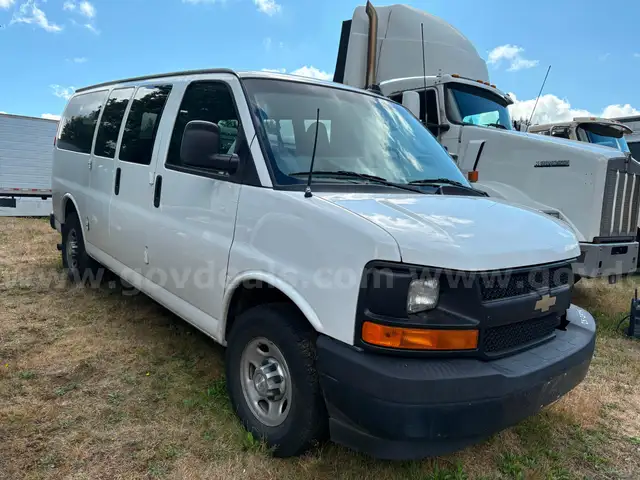 2017 Chevrolet Express Passenger Van (ID #41612) (Off-Site) (25-2975) 310
