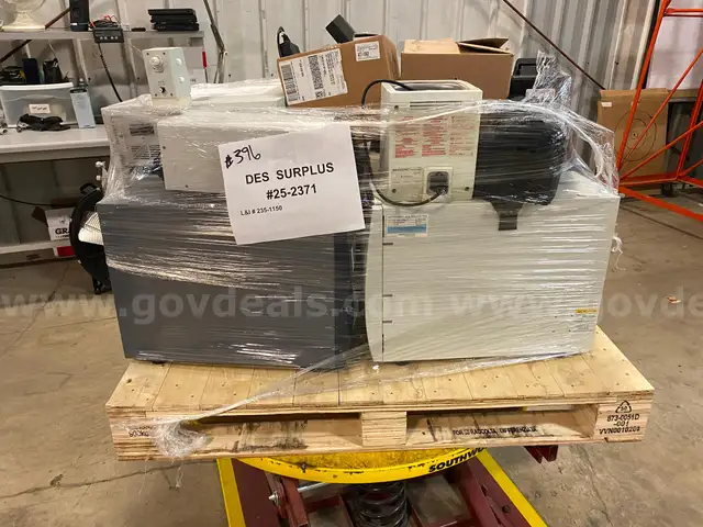 Lot of Lab Equipment&#xA0;(ID #41675) (I02-5L) (25-2371-1) 235