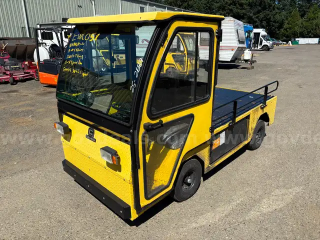 2013 Cushman Titan Electric 48 Volt 2 Passenger Flat Bed Utility UTV, Runs (ID# 41701) (GVL) (25-2687) 11700