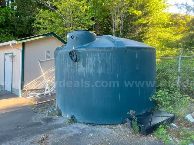 Poly Vertical Water Storage Tank | 6,600 Gallon Capacity | 9&#x27;x12&#x27; | Empty&#xA0;(ID #41783) (Off-Site) (25-1236-1) 490