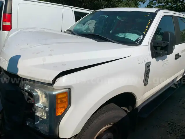 2017 Ford F-250 SD Crew Cab Truck w/ Canopy !Non-Runner! *Tow-Away* (ID# 41810) (OEF) (25-2580) 11700