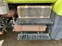 2011 International WorkStar 7600 SFA Dump Truck w/ Spreader *Tow-Away* (ID# 41813) (E06) (25-2082) 405