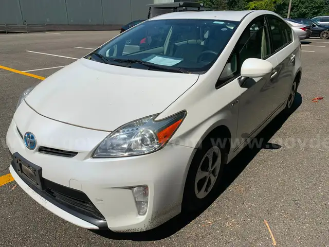 2015 Toyota Prius Four Hybrid Hatchback (ID# 41850) (W32) (25-2988) 179