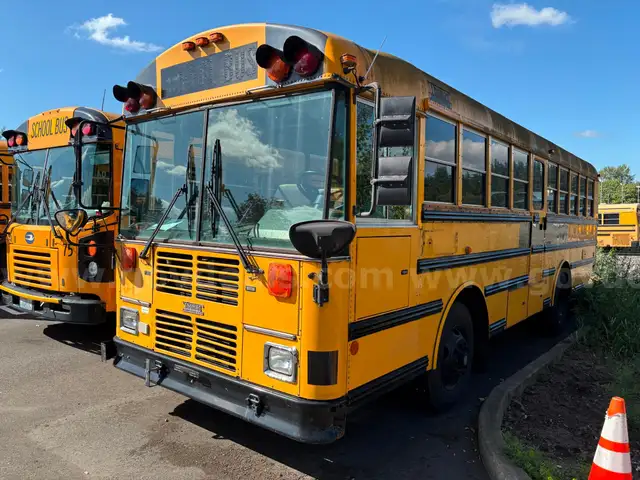 2003 Thomas School Bus | 32 Passenger | Chair Lift (ID #42209) (Off-Site) (25-3561) 35415